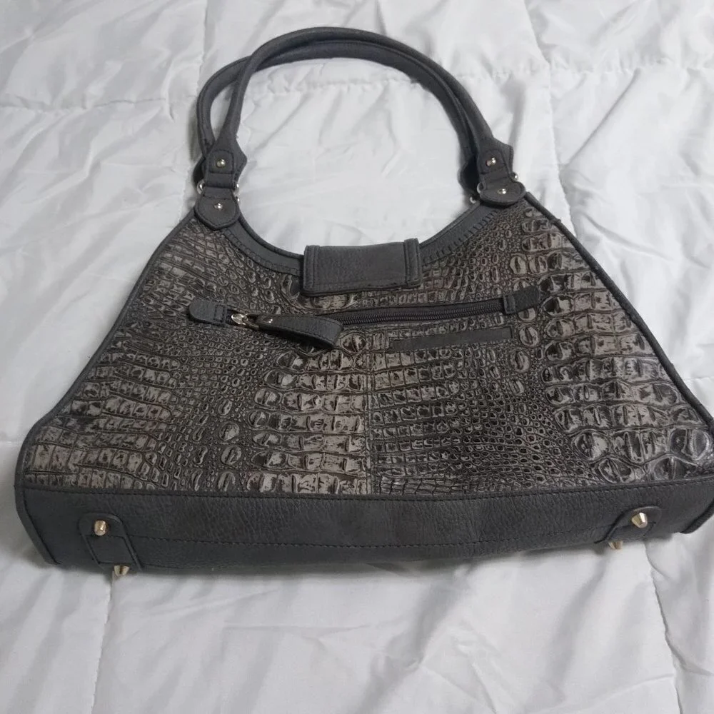 Gray purse with organization. Croc & gold accents.